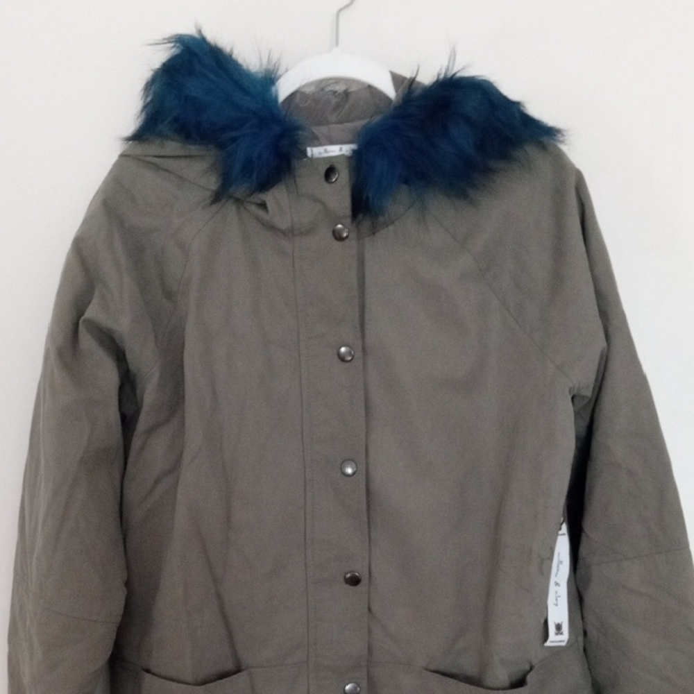 CLEARANCE Chic Green Coat with Teal Blue Faux Fur Collar